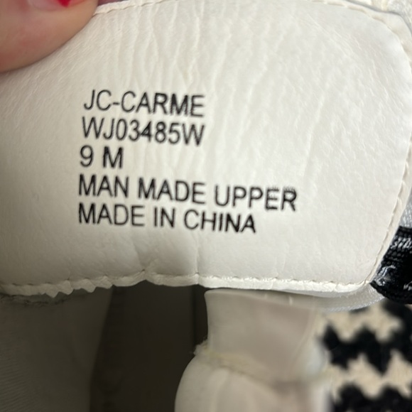 🤍Juicy couture white boots🤍 - Picture 7 of 8